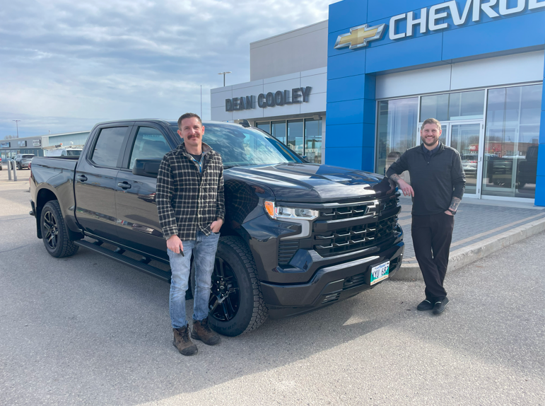Congrats Jeremy!! Thank you for coming to see me again here at Cooley's, happy I could help! Enjoy your sweet new Chevy Silverado RST !! #DCGM #ShopParkland #ChevyNation #RST <a href="/Rhett_Law11/">Rhett Law</a>