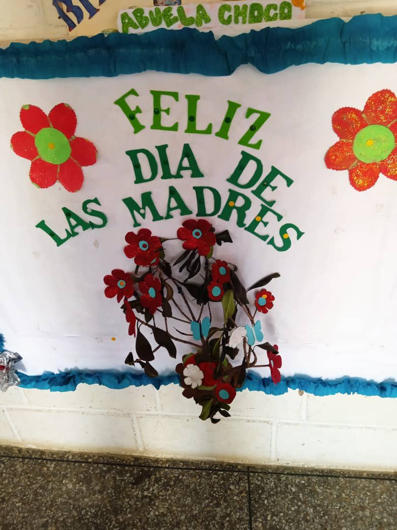 gtorodelara's tweet photo. #8Mayo Feliz inicio de semana, los niños y niñas ya en sus escuelas realizando actividades referentes a el Día de las Madres, con amor y dedicación. @SenifaNvaEspart 

@NicolasMaduro 
@_LaAvanzadora 
@MPPEDUCACION https://t.co/gjjD9ndSTf