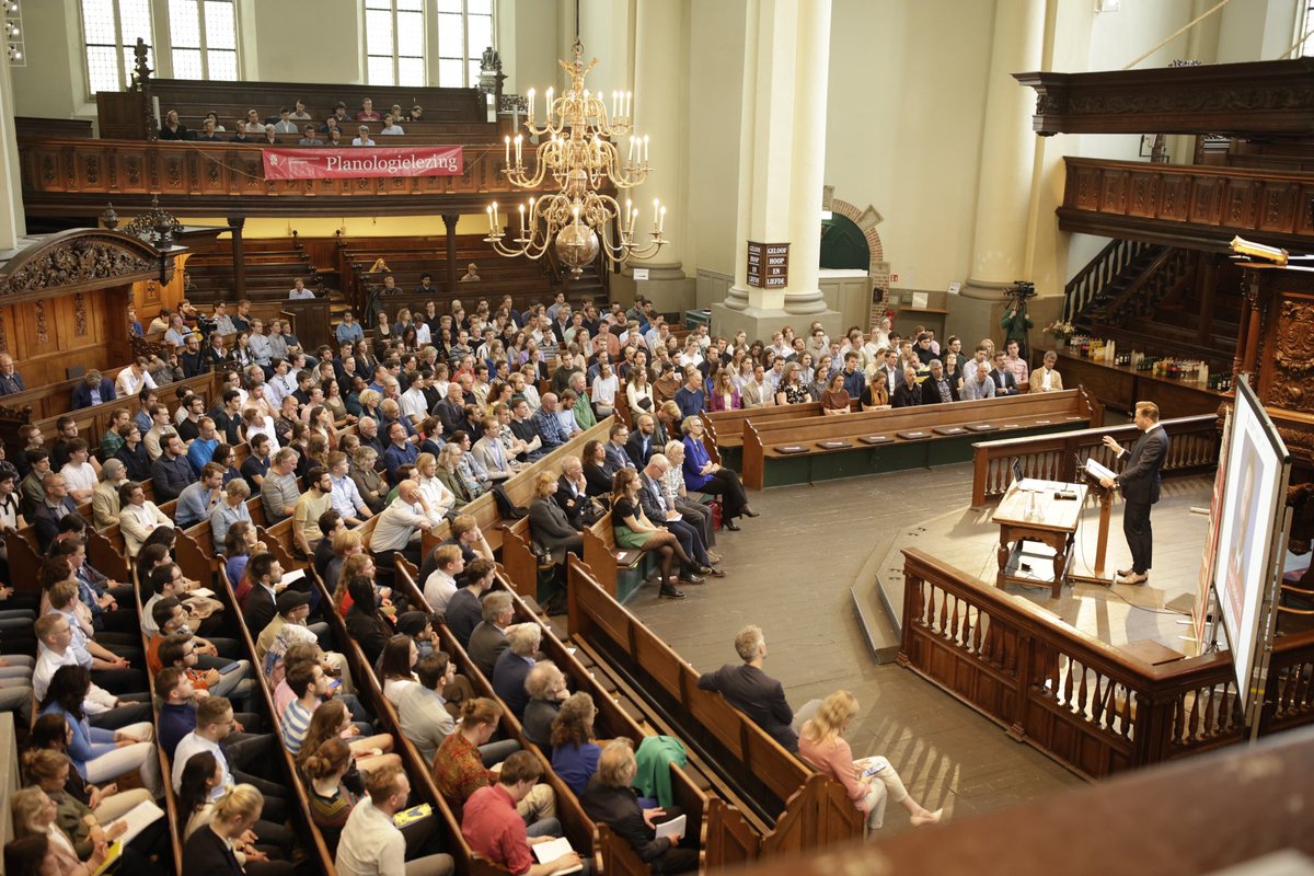 Zojuist de Planologielezing uitgesproken aan de <a href="/univgroningen/">University of Groningen</a>. Natuur, energie, economie, landbouw en woningbouw vragen om ruimte die eerlijk verdeeld moet worden. Met de nieuwe Nota Ruimte hernemen we de nationale regie en benadrukken we ‘Heel Nederland’.nieuwsbzk.nl/toespraken/246…