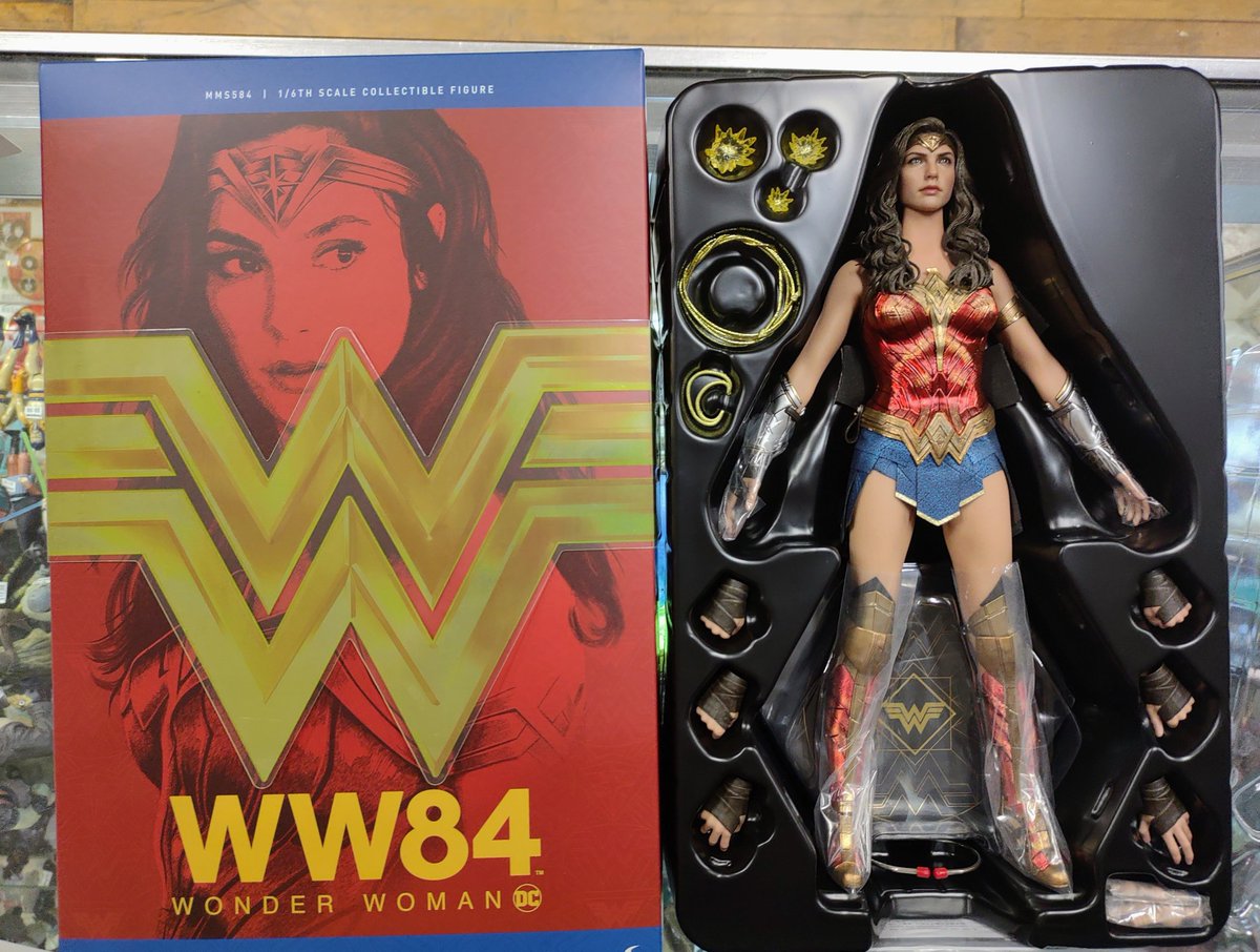 Hot Toys Wonder Woman figure is here, and she is amazing!
#hottoys #sideshowcollectibles #foxprowlcollectables  #wonderwoman #1984 https://t.co/DA9AJWJz0O