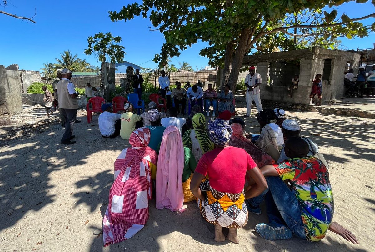 UNDPMozambique's tweet photo. Ministry of #Justice &amp; UNDP🇲🇿 in a joint mission, in Quissanga &amp; Macomia, to take stock of the development of the p'ship in the reconstruction of #CaboDelgado &amp; in building of a sustainable #peace, in the context of UNDP Support to Immediate #Stabilization &amp; #RuleofLaw. https://t.co/XOONBhnXdn