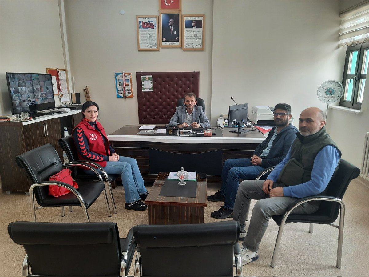 Gödene Şehit Toki Yunus Berber ilkokulunda Gençlik Merkezimizde açılacak olan yaz kursları ve eğitmen görevlendirme işlemlerine dair bilgiler verdik.