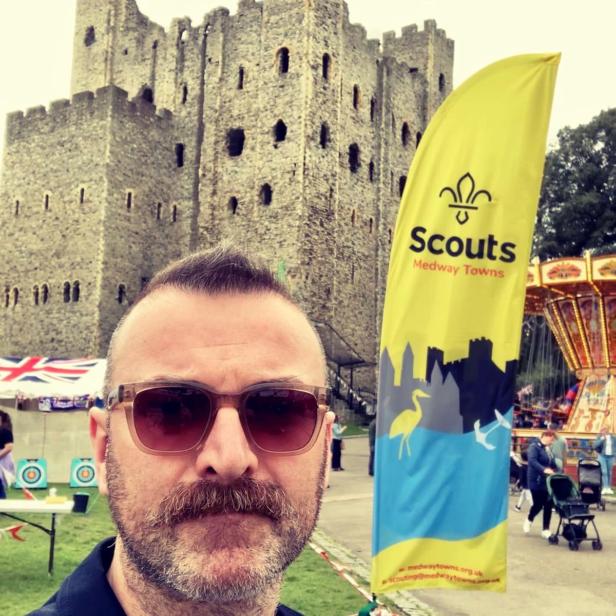 from our event and others including @EsplanadeFot’s - which me, Cllr @lindajillbowen & Cllr @DrPaulaHamilton also managed to pop along to. Afterwards I spoke to voluntary organisations gathered in @RochesterCastle Gardens to promote their work. #RochesterWest #volunteering 2/2