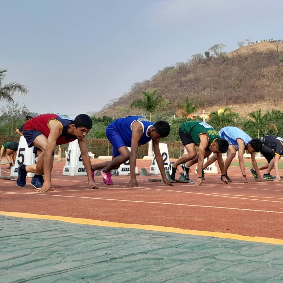 FNERRR_MICH's tweet photo. Excelente inició de día, comenzamos con la participación de estudiantes michoacanos en atletismo🏃 https://t.co/2MqFxGKBnk