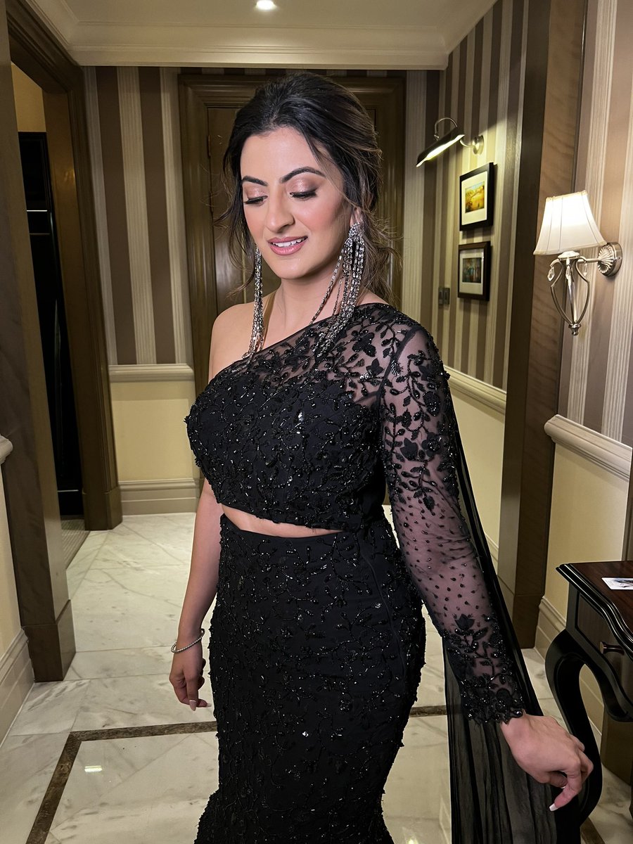 Harpz Kaur on Twitter "Here’s the look! 🖤 Thankyou Sheetal MUA for my
