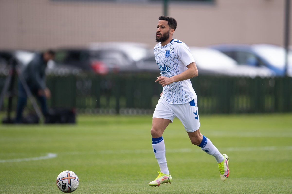 Meanwhile, at Finch Farm, @andros_townsend steps up his recovery with an outing for #EFCU21. 💪

@EvertonAcademy 🔵