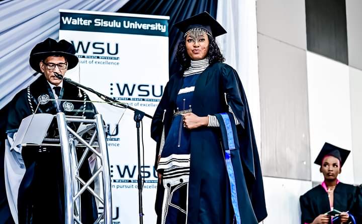 WalterSisuluUni's tweet image. Iqabakazi Elifunde Layityekeza!!! 

#wsugrad2023 #Mthatha