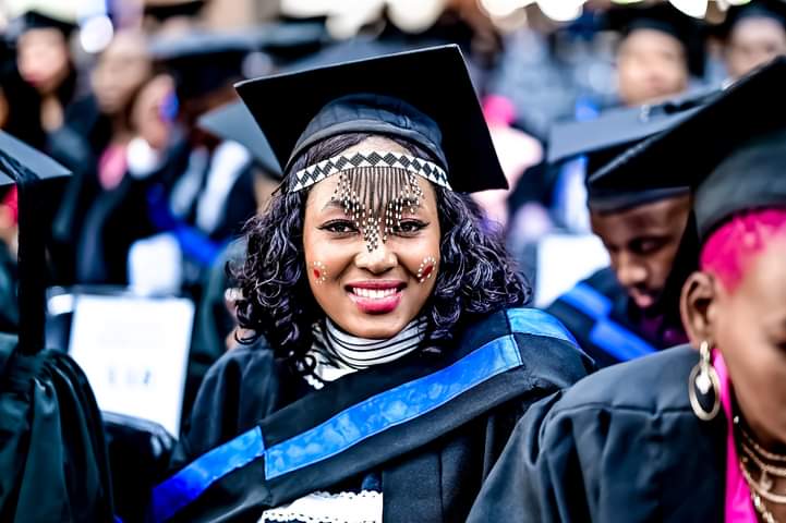 WalterSisuluUni's tweet image. Iqabakazi Elifunde Layityekeza!!! 

#wsugrad2023 #Mthatha