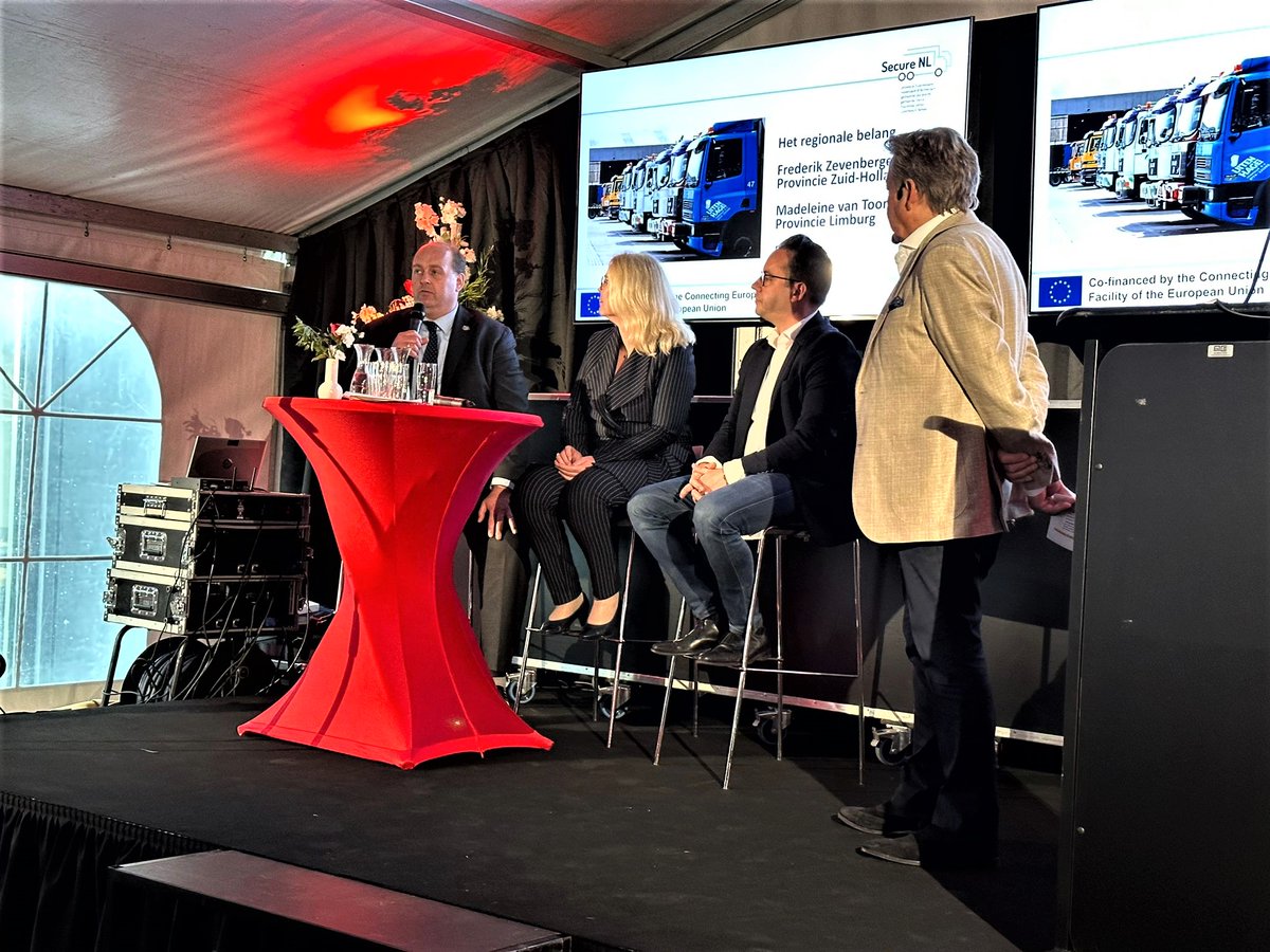 Bij opening Truckstop Venlo. 🚚🚛 Eerder al 210 extra beveiligde truckparkeerplaatsen geopend op Maasvlakte. De mannen en vrouwen achter het stuur verdienen een veilige plek om te eten en te rusten. Goede truckparkeerplaatsen versterken onze economie. @CINEA_EU #CEFTransport