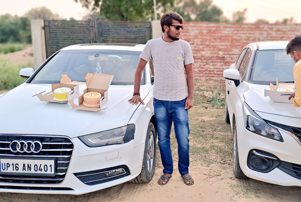 sundram6412's tweet photo. आपका क़द नही आपकी विनम्रता आपको बड़ा बनाती है ॥ 
#prayagraj #audi #UttarPradesh https://t.co/VtOXOFTYYM