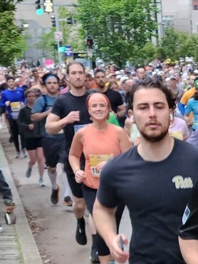 WardTransport's tweet photo. Congrats to Pittsburgh Logistics Solutions Manager, Bridgett Rupp on completing the Pittsburgh Marathon! This year, she got her best time yet. Keep it up Bridgett and way to go!
#MOVEPittsburgh #pittsburghmarathon https://t.co/bL935MIDsf