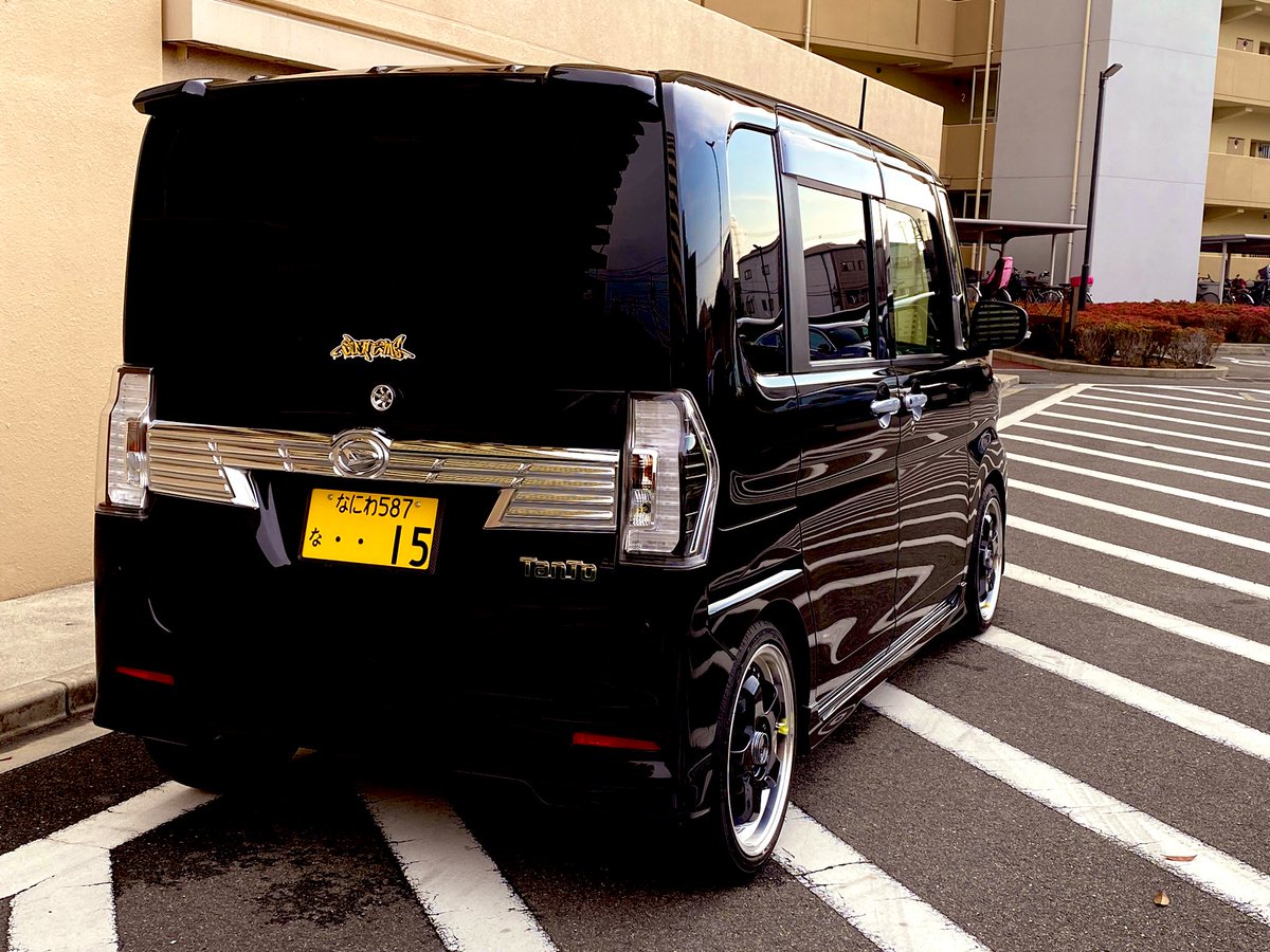 hrn_akcp's tweet photo. 🚘🖤💛 https://t.co/fYboFlDplR