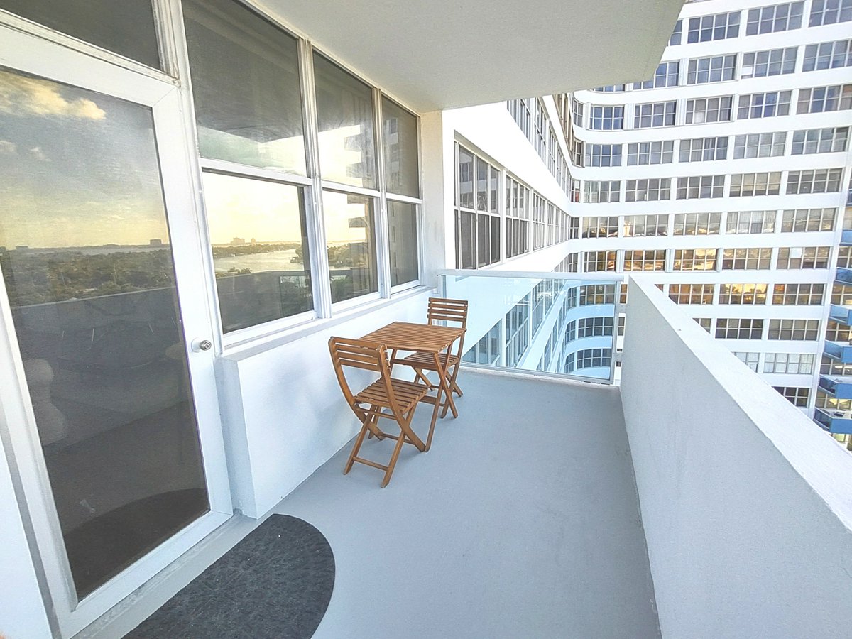 David_Sells_Mia's tweet photo. ☀️ MIAMI BEACH SHORT TERM☀️
6 MONTHS LEASE
🛏 2 BEDROOM 2 BATHROOM
FURNISHED + OCEAN BALCONY!
🚩 FOR RENT $2,990/Month
#parkviewisland #northbeach #daviderrante #davidsellsmiami #360Realty #360realtysells https://t.co/muCJvNHGCa