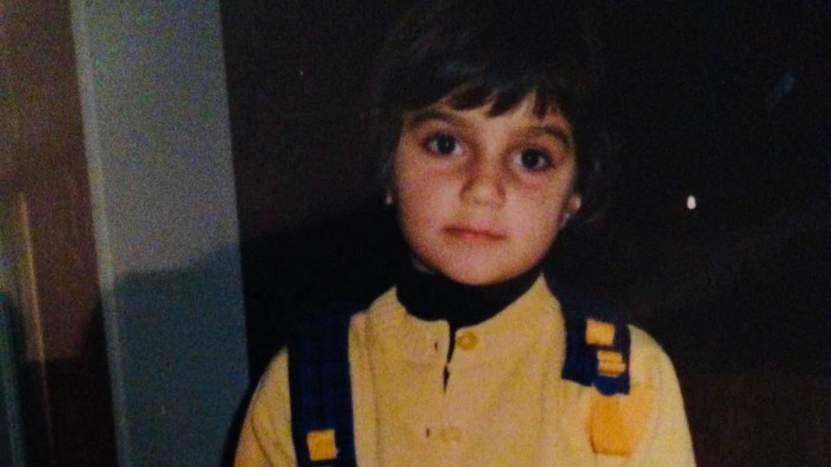 P00LS is feeling Two🥳🎉 

In honor of our Birthday, we’re playing…

WHO’S WHO 👀 
Ceren Arslan or Jas From P00LS🤔

Guess Which P00LS Creator // Team Member was Two✌️In This Throwback Pic 📸

RT, Like &amp; Comment Your Best Guess 💭