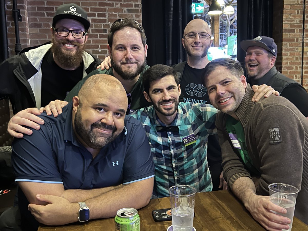 MegnaGaming's tweet photo. Had a blast at the Toronto Twitch meetup, catching up with so many familiar faces & making some new friends along the way ๐ #TTCHYPE https://t.co/baIUvsyiPe