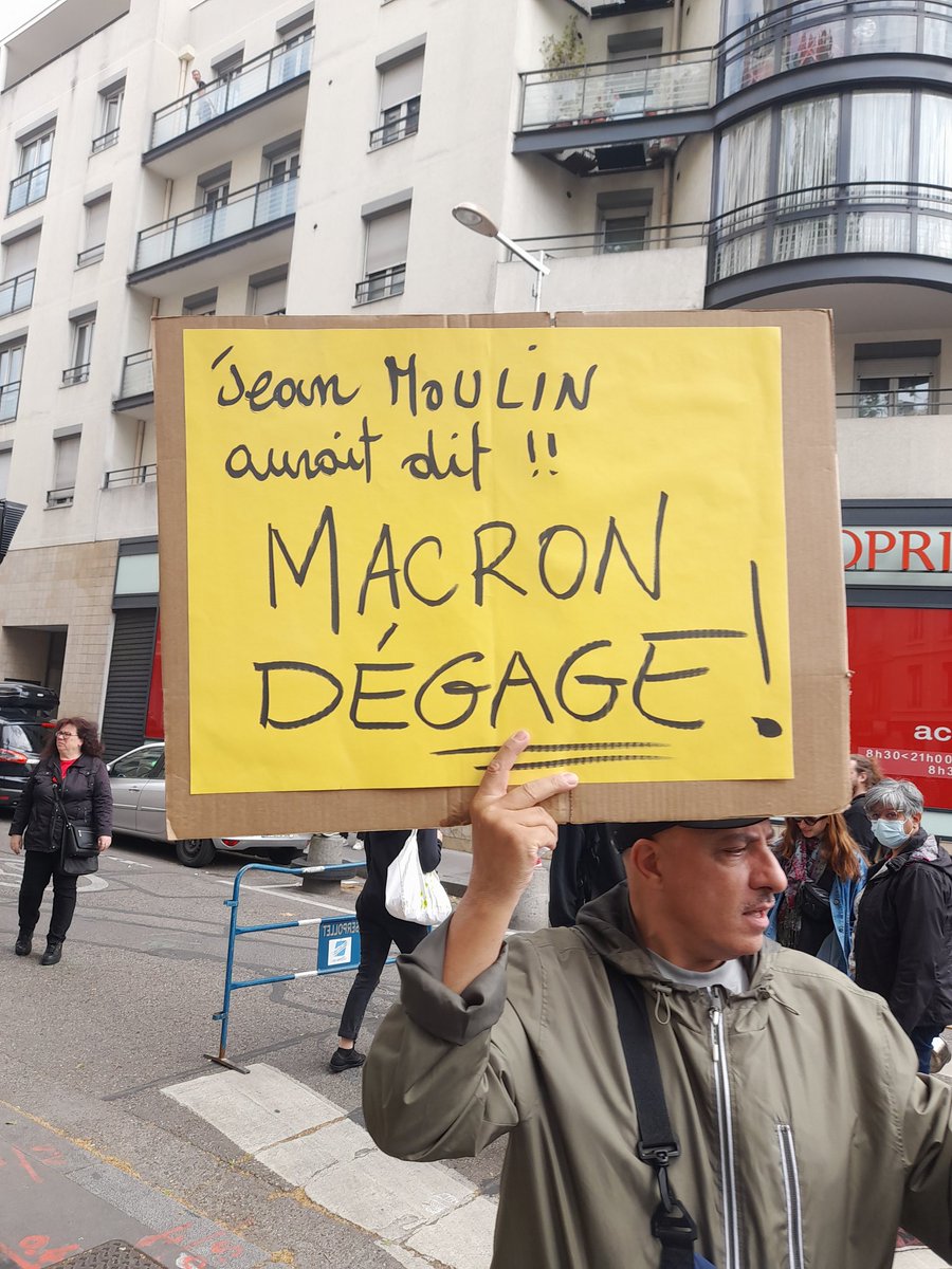 Lyon ici Lyon #Intervillesduzbeul #IntervillesMacron #Macrondegage #MacronDemission #PasderetraitPasdePaix