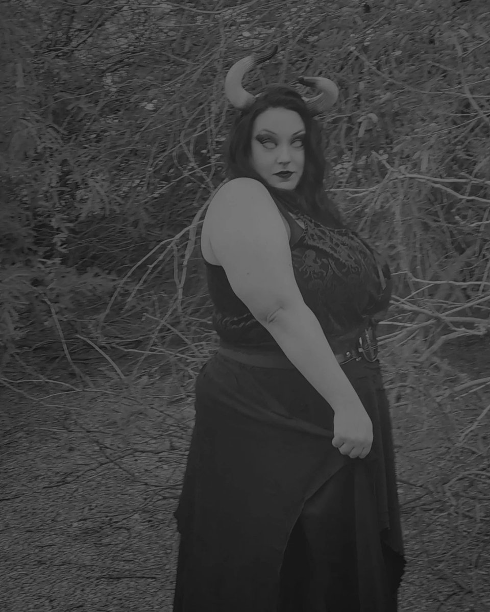 MajinBooBeez's tweet photo. #taurusseason #astrology #horns #bull #plussize #alternative #plussizealternative #plussizemodel #biggirlgang #bigbellygang #bodypositivity #everybodyisbeatiful #embraceyourself #effyourbeautystandards #plussizecosplay #alternativebiggirl https://t.co/mKMnvHpZ4H