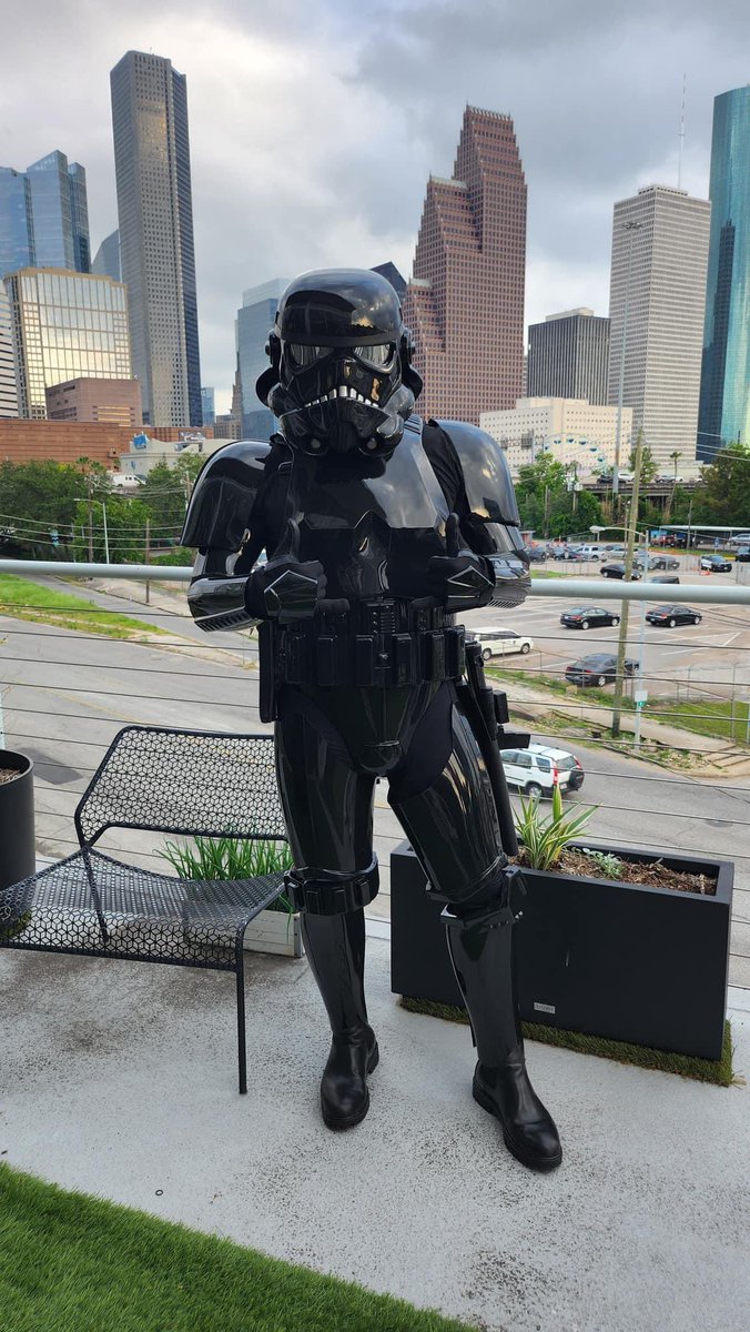 Last week was a doozy! It was a busy schedule that consisted of bringing a lot of smiles to faces on behalf of the Empire! Always a pleasure to see people light up at the sight of Vader’s Fist! #starwars #badguysdoinggood #501stlegion