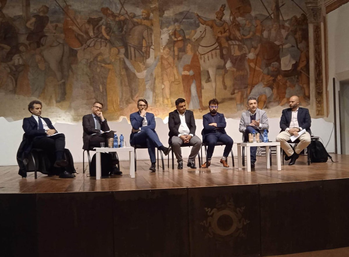 SuniaMilano's tweet photo. Abitare nella Città Metropolitana di Milano. Dibattito con rappresentanti delle Istituzioni, delle imprese e del mondo della cooperazione, introdotto dal Segretario Generale della Cgil Milano, Massimo Bonini e moderato dal Segretario Generale del #Sunia di Milano,Carmelo Benenti. https://t.co/ZENJI0IGv8