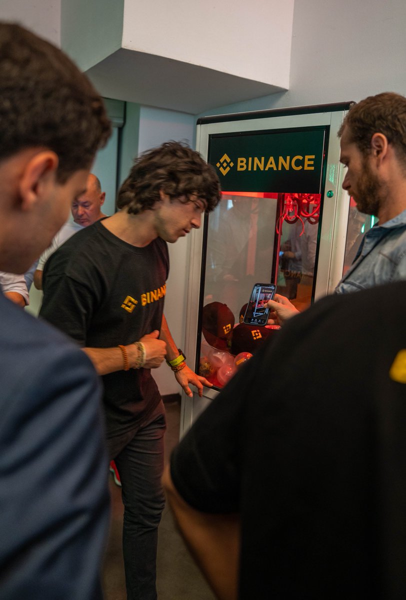 Binance Angels tweet media