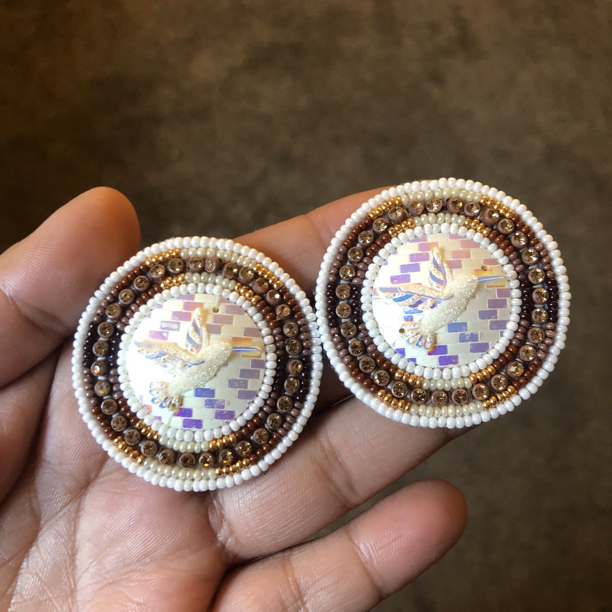 slolwayesni's tweet photo. híhanní wašte - good morning.

i still have all of these for sale. still need to raise $200 to finish my paying my share of rent. dms are open if interested 🫶🏽 

two circle earring pairs $60 each
ribbon skirt $100
bracelet $45 

+ $6 to ship in US, $16 to CA https://t.co/BPHYU6CPjc