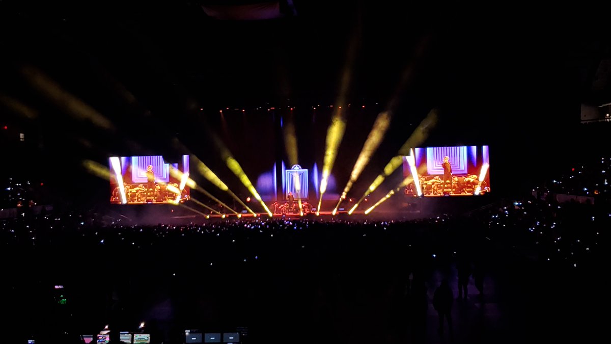 ErieP0P's tweet photo. Thank you for a lovely time @cityoftoronto
It was worth it to come up from the US for the #JacksonWangWorldTour
Even the rain yesterday wasn't that bad 🥰 #MAGICMANWorldTour #jackwang https://t.co/N1wqHHon1B