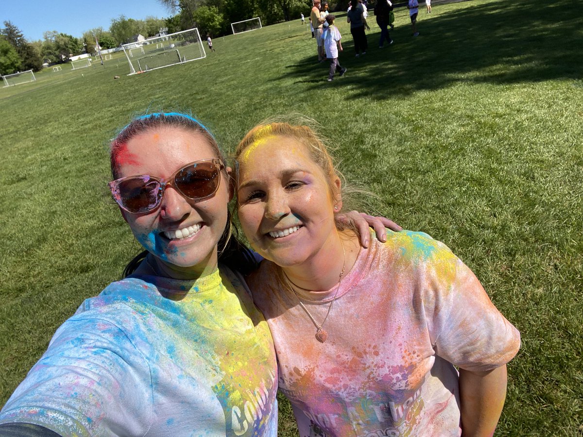 RebeccaDuganAPM's tweet photo. Well, we had a blast!
Thanks @MrsFrang Ms Rubinsky and @WestBrook_Param for a great morning at the #ColorRun #ColorAThon https://t.co/5gX0aV1P7c