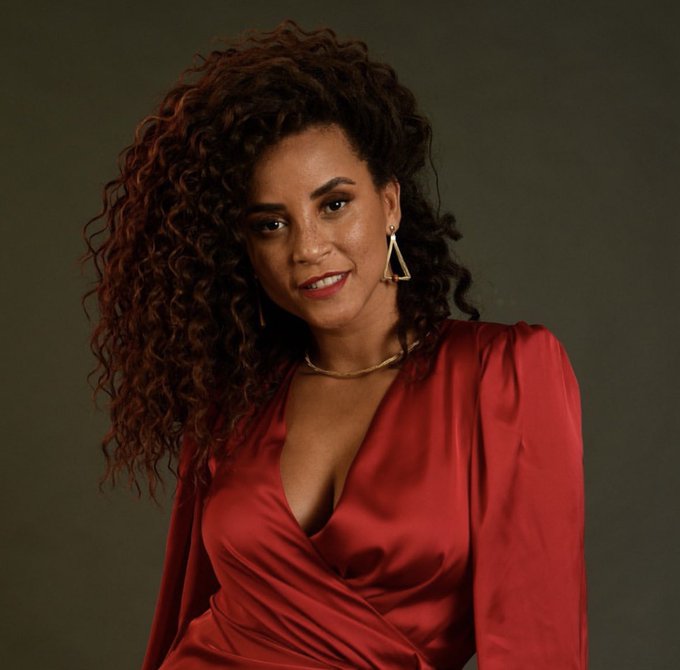 Equilibrem os botões
🎯Meta: 50 RT's e 100 replys 

DOMITILA NA UNESCO 

equilibre    esses        botões
  ↓                  ↓                ↓