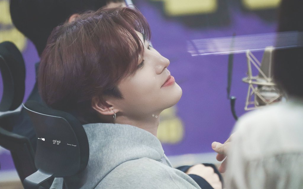 aiai0k's tweet photo. 나 저 rt 트윗때문에 미치겟음.. 실제로 이 날은 내가 너무 조아해서 즐찾에 항상 있는 영현이의 날인데.. 너무 다른데도 겹쳐보이잔아🥹 https://t.co/0Cq4joHscg
