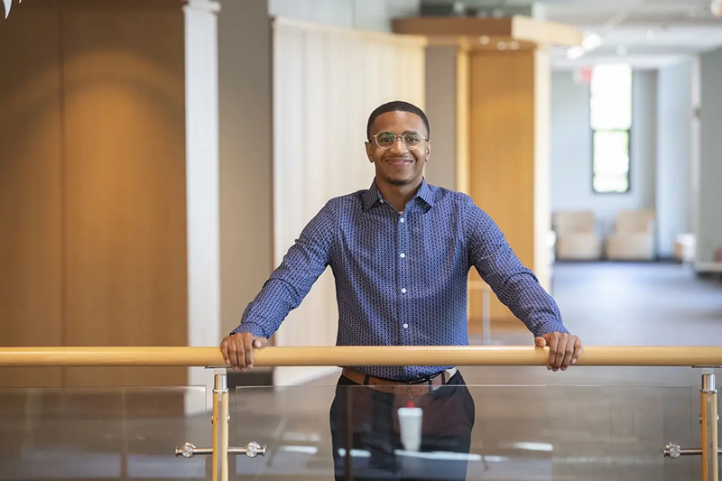 VCUSocialWork's tweet photo. A social worker's assistance to his family helped set Oscar Kemp on a path to @VCUSocialWork. Now, as he prepares to graduate with a B.S.W., he's bound for Tanzania &amp; Uganda thanks to @CLSscholarship &amp; @FulbrightPrgrm awards: https://t.co/Suua1pDDoz #VCUSSW2023 #VCU2023 #VCUGrad https://t.co/rq4dmzcegk