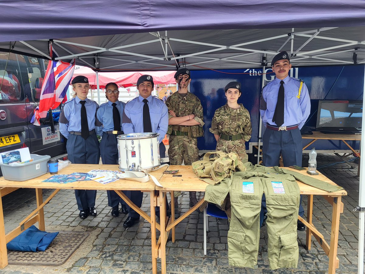 ChiefVolunteer's tweet photo. Wearing a different hat but a fabulous turn out to support the Big Help Out event in Enfield today! Loads of volunteering opportunities - thank you one and all! #StJohnPeople @YOULondon1 @Girlguiding @scouts @enfieldbb @LFBFireCadets @LondonAirCadets @stjohnambulance https://t.co/Q9hx05PzEg
