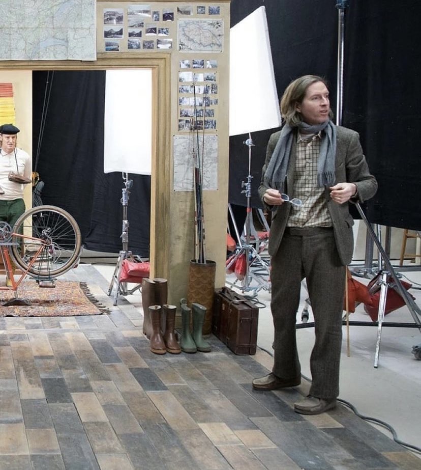 Cineilimitado's tweet photo. En el set de The French Dispatch - Wes Anderson (2021) https://t.co/7yTh9jBCLm