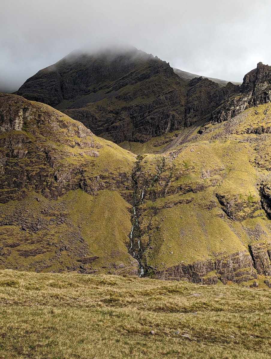 zarajonah's tweet photo. Carrauntoohil done. Not much of a view at the top but it didn't matter. Amazing hike. #carrauntoohil #devilsladder #hiking #Ireland https://t.co/9PhCjJQmKu