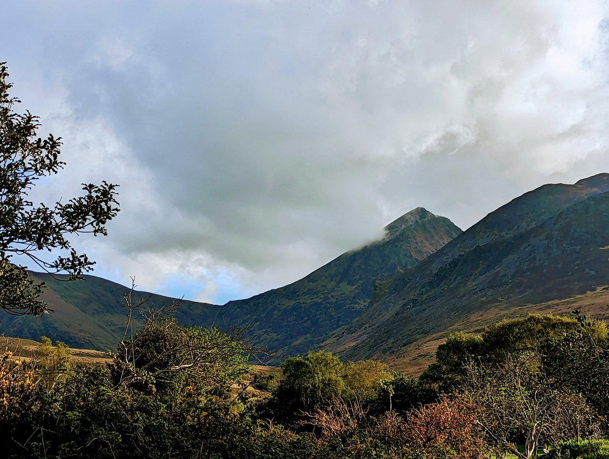 zarajonah's tweet photo. Carrauntoohil done. Not much of a view at the top but it didn't matter. Amazing hike. #carrauntoohil #devilsladder #hiking #Ireland https://t.co/9PhCjJQmKu