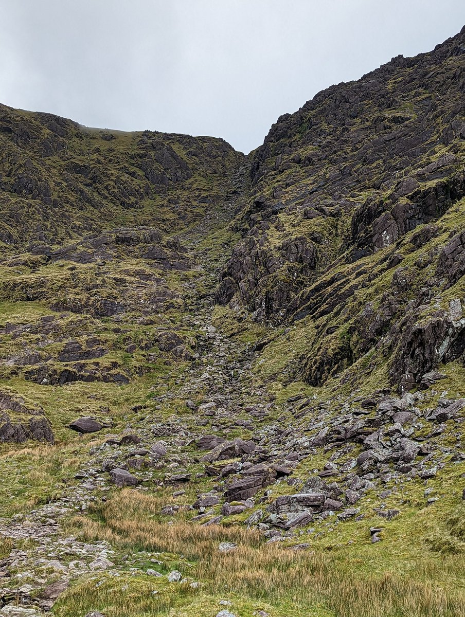 zarajonah's tweet photo. Carrauntoohil done. Not much of a view at the top but it didn't matter. Amazing hike. #carrauntoohil #devilsladder #hiking #Ireland https://t.co/9PhCjJQmKu