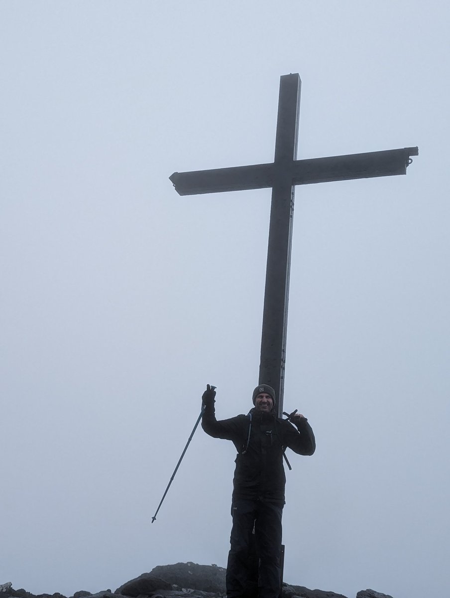 zarajonah's tweet photo. Carrauntoohil done. Not much of a view at the top but it didn't matter. Amazing hike. #carrauntoohil #devilsladder #hiking #Ireland https://t.co/9PhCjJQmKu