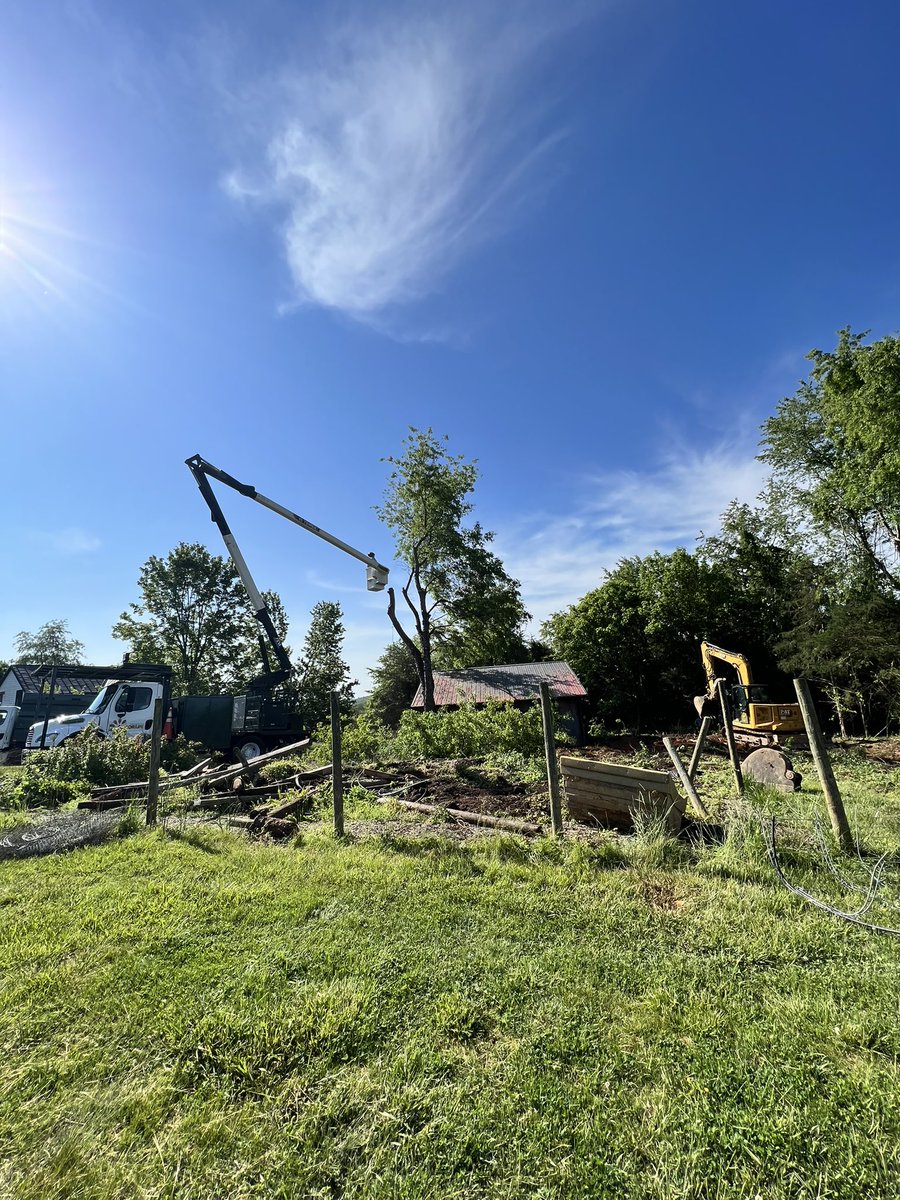 Work on our #NetZero production building is officially underway! Let’s goooo! We’ve also started documenting in the event our friends @magnolia are looking for a nature-based #startup story 😉 😉 nudge nudge #ifyoudreamityoucanbuildit #smallbusiness #farmwinery