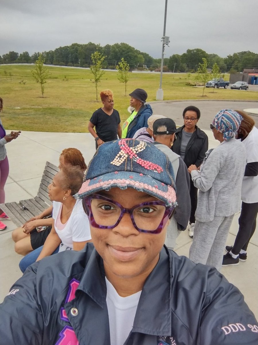 ReginaSBerry1's tweet photo. My LUPUS supporters. I love you all. There's nothing like family. Lupus Awareness Month @GLEAMLupus #LupusAwarenessMonth #Lupus https://t.co/mXx1R9iocC