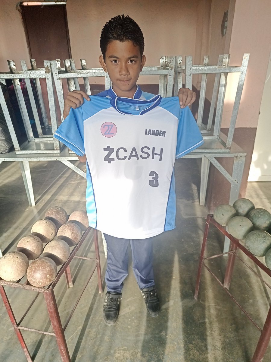 Edicksonjga's tweet photo. Although I'm still sad because neither of the two teams managed to qualify for the next round, I also feel good about the work that has been done to promote sports among children, adolescents, and adults.

Hand in hand with Zcash we have achieved that the athletes are uniformed. https://t.co/2QTmjAZLBv