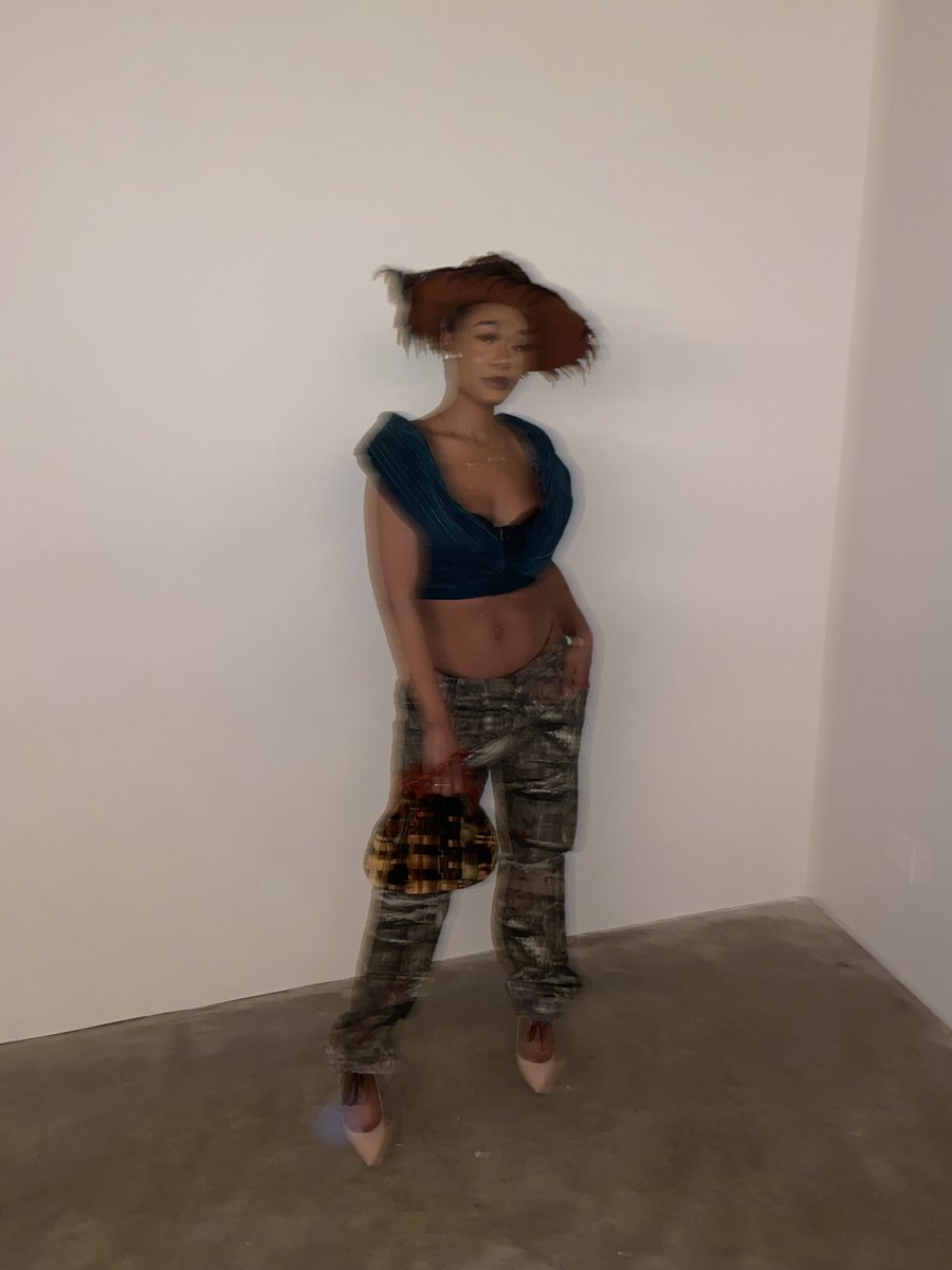 freely_c's tweet photo. Life was blurry but it’s getting clearer. https://t.co/Jiej5OOWsI