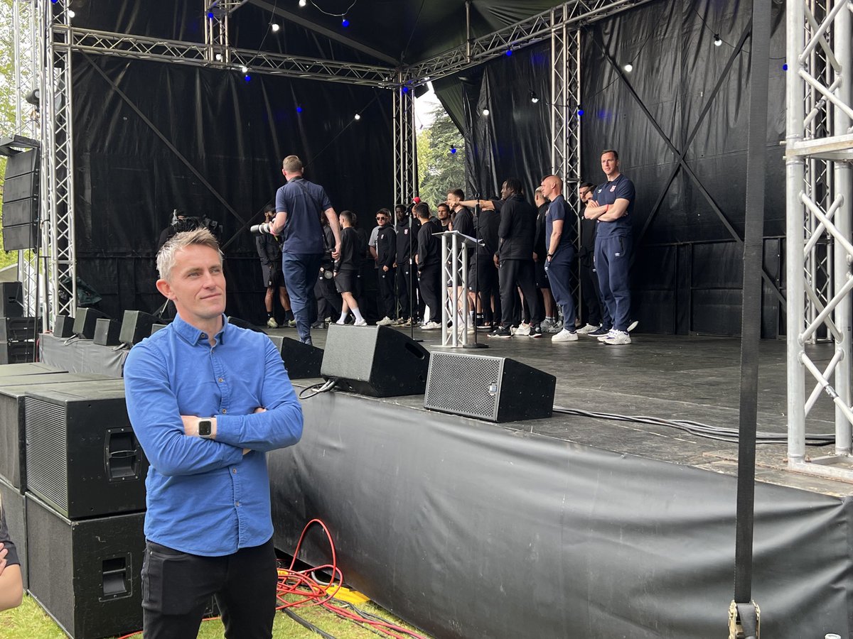 twtduk's tweet image. Kieran McKenna watching the season compilation Town in Five on the big screen earlier. #itfc #proudmanager
