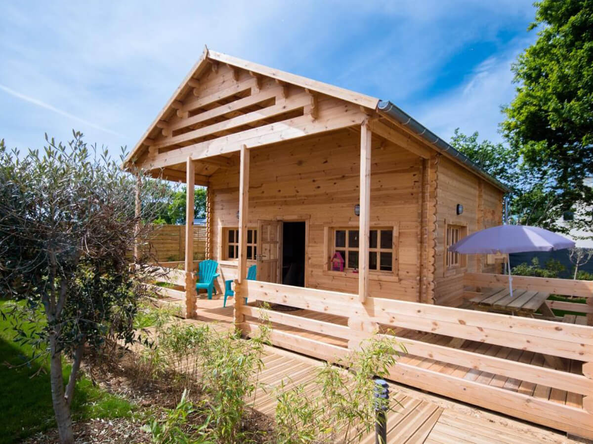 cmaderabalticas's tweet photo. ¡Descubre la belleza de vivir en una casa de madera con nosotros! Nuestras casas son sostenibles, duraderas y con un diseño único. ¡Y lo mejor de todo es que están a precios increíbles! ¡No esperes más para vivir en tu hogar de ensueño! #CasasDeMadera #Prefabricadas #Casas https://t.co/yuAQJ6mgAM