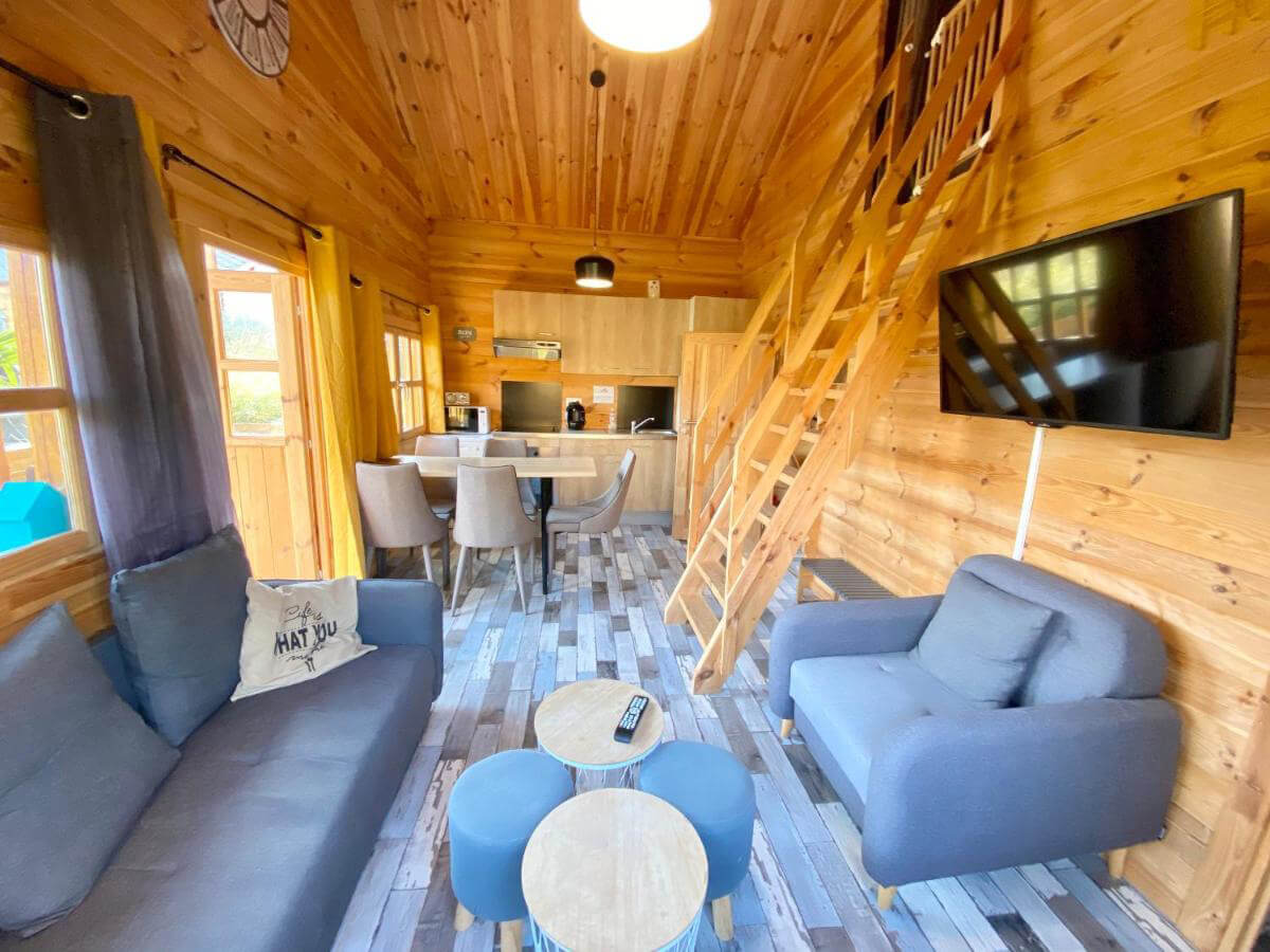 cmaderabalticas's tweet photo. ¡Descubre la belleza de vivir en una casa de madera con nosotros! Nuestras casas son sostenibles, duraderas y con un diseño único. ¡Y lo mejor de todo es que están a precios increíbles! ¡No esperes más para vivir en tu hogar de ensueño! #CasasDeMadera #Prefabricadas #Casas https://t.co/yuAQJ6mgAM
