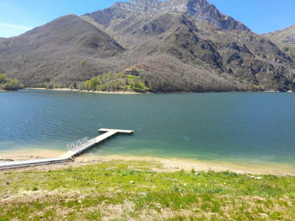 Introducing a #new project! 🆕

On this occasion, we have supplied a sliding jetty, adjusting to the main conditioning factor of the area, the great fluctuation that occurs in the sheet of water together with the topography of the slope of the #jetty🌊.