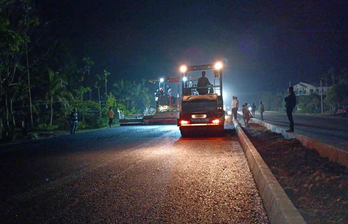 nitin_gadkari's tweet photo. In Assam, we are currently engaged in the development of the 4-Lane Jhanjhi Junction-Demow section of National Highway-37, covering a total distance of 44.2 kilometers. This project is being implemented through the Engineering Procurement and Construction (EPC) mode.

Our primary goal, under the leadership of the esteemed Prime Minister Shri @narendramodi Ji, is to facilitate seamless and uninterrupted connectivity across the northeastern region, thereby promoting economic-cum-tourism progress in the area.

#PragatiKaHighway #GatiShakti