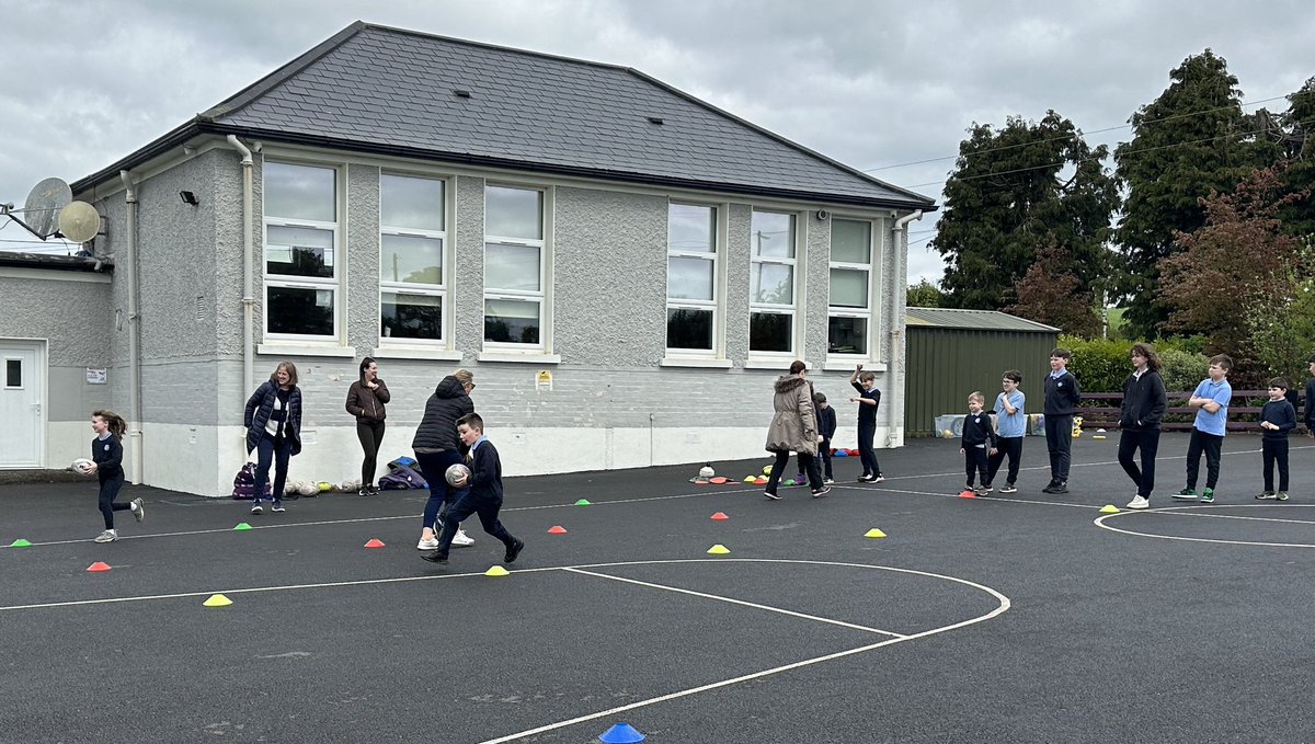 devlins48's tweet photo. First Visit to @conahyns today, avoiding the showers, but having loads of Tag Rugby Fun with great engagement from both Pupils &amp; Staff 😀👏@LeinsterBranch @KilkennyRFC @KilkennySport @kclr96fm @CRKC1 @KKPeopleSport @ActiveFlag #fromthegroundup #neverstopcompeting 🏉🇮🇪👍 https://t.co/FeQgb0DKVn