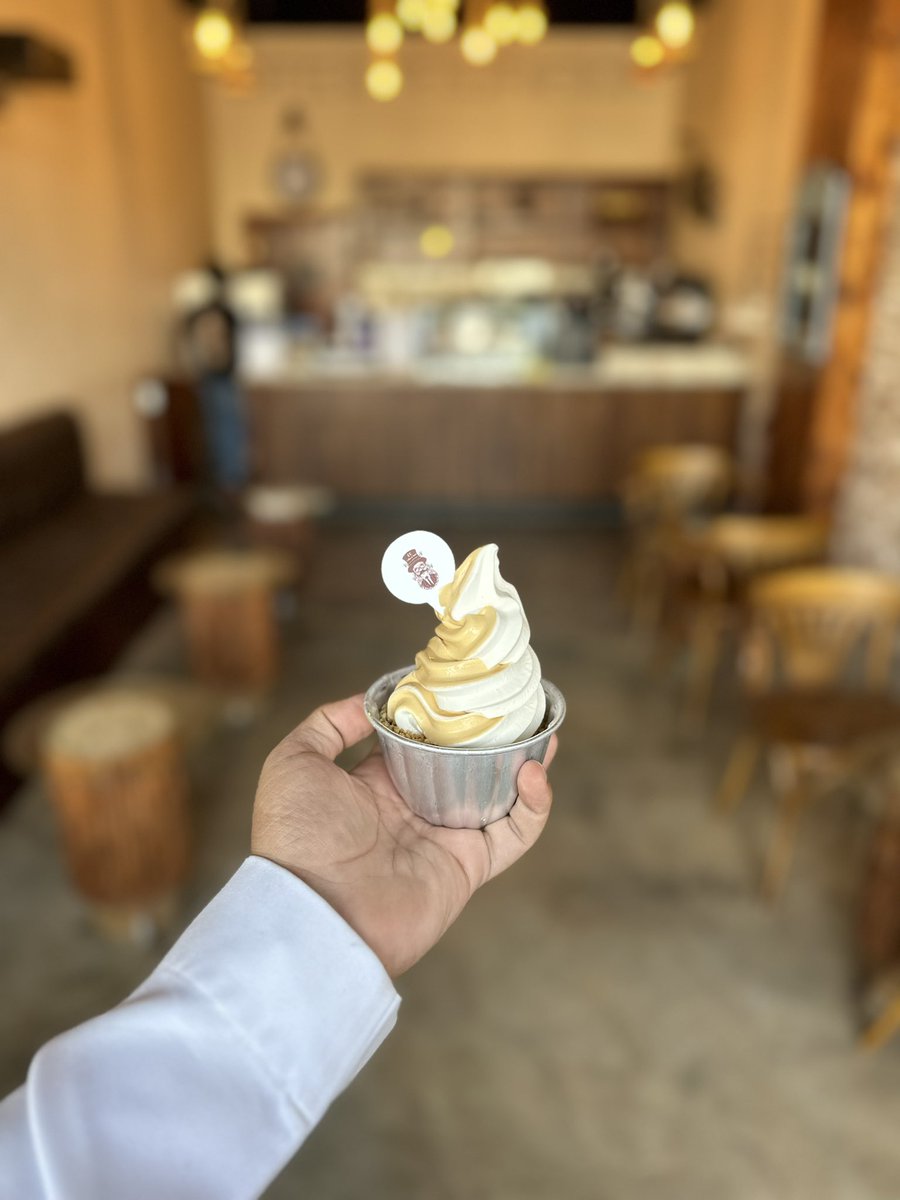 CottageCoffee1's tweet photo. Creme caramel ice cream 🥶❄️ https://t.co/uZUrPjNHgt