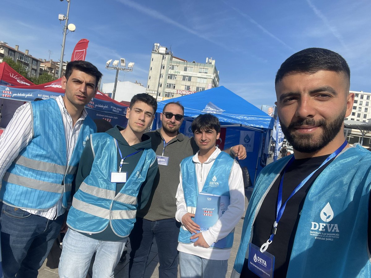 abbask02's tweet photo. SAHADAYIZ..! Bağcılar meydanda stant çalışmamız devam ediyor 
#umudumuzgençlik
@ErkanSANLI__ 
@devabagclar https://t.co/uGFSmtAryq