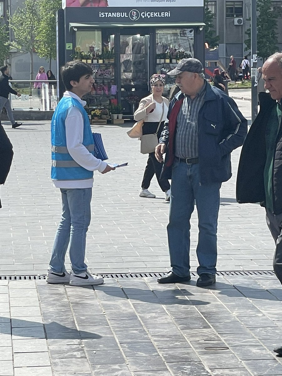 abbask02's tweet photo. SAHADAYIZ..! Bağcılar meydanda stant çalışmamız devam ediyor 
#umudumuzgençlik
@ErkanSANLI__ 
@devabagclar https://t.co/uGFSmtAryq