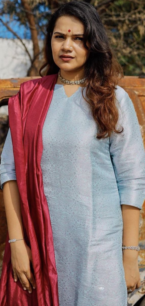 Thoopulkari's tweet photo. #rawface #mookuthi #bindi not a #thoopulkari https://t.co/0Ylrx7u4rG